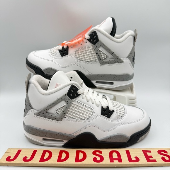 Nike Air Jordan 4 Retro White Cement AJ4 2025 FV5029-100 Men’s Sz 7 Women’s 8.5
